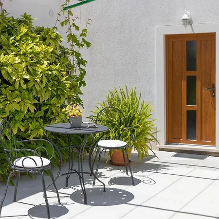 Сasa de vacaciones Little House *